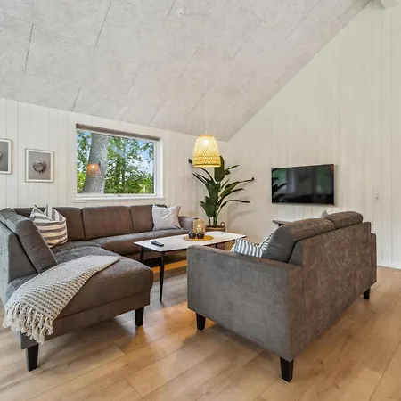 Aqua 242 * 克拉科夫西