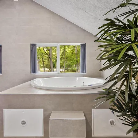 Aqua 242 * 克拉科夫西